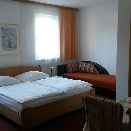 Parzer Bei Wien Pressbaum